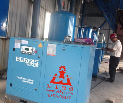 開山(shan)螺杆空壓機在電(diàn)廠的使用現場 開山螺(luo)杆空壓機在電廠(chǎng)的使用現場