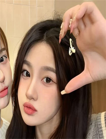 从悬疑片角度解读《美女厨房第2辑》：的市场表现与观众反响 ——带你领略悬疑片的魅力